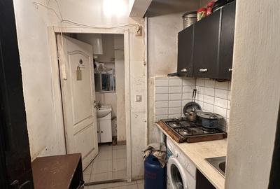Regina Elisabeta nr. 30, apartament 2 camere, baie si bucatarie separate, singur pe etaj - 5