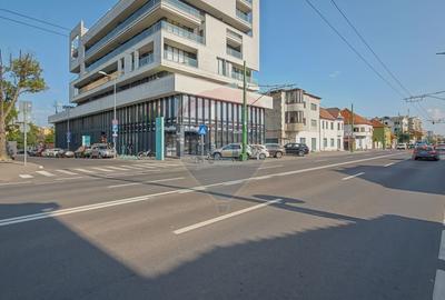 Birou, de 263 mp, în Central