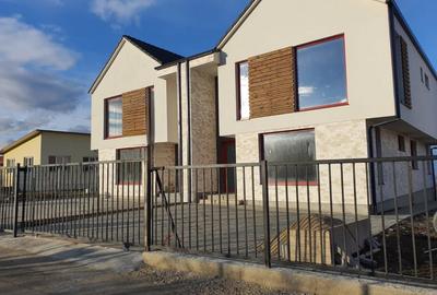 Casa tip duplex in sat Gheorghieni, proiect deosebit, constructie de calitate