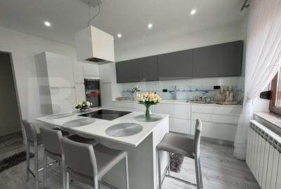 Casă cu 5 camere cu Teren 1000 Mp în Central - 3