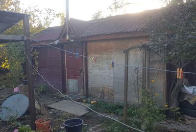 Casă cu 2 camere cu Teren 1000 Mp în Tomești - 1