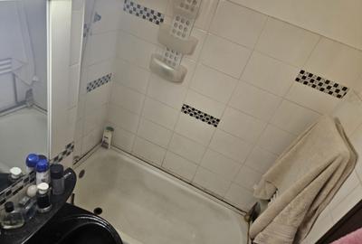 Garsonieră decomandată în Rovine - 4