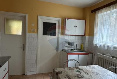 Apartament cu 4 camere decomandat, mobilat în Central - 13