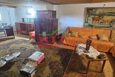 Casă cu 4 camere cu Teren 977 Mp în Central - 1