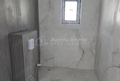 Casă cu 7 camere cu Teren 316 Mp în Central