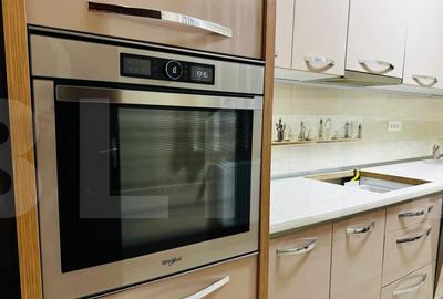 Casa spatioasa cu 5 dormitoare, doua bucatarii si teren de 1 - 7