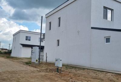 Casă cu 4 camere în Central - 2