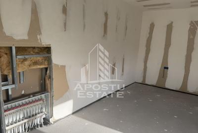 Casă cu 4 camere cu Teren 2878 Mp în Suștra