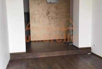 De vanzare spatiu comercial 39,64/? P-ta M. Viteazul - 2