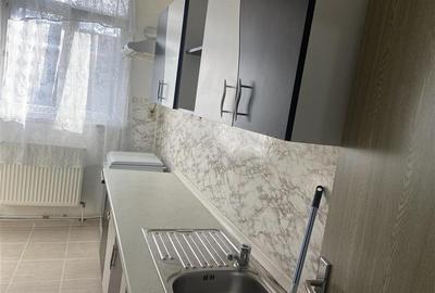 Garsonieră decomandată, mobilată în Sud - 12