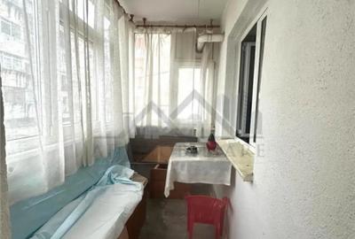 Apartament cu 4 camere decomandat în Nicolina - 1