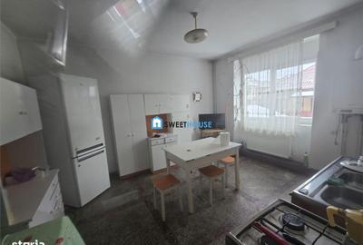 Casă cu 4 camere cu Canalizare în Central - 5