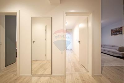 Apartament cu 3 camere semidecomandat, mobilat în Tractorul - 15