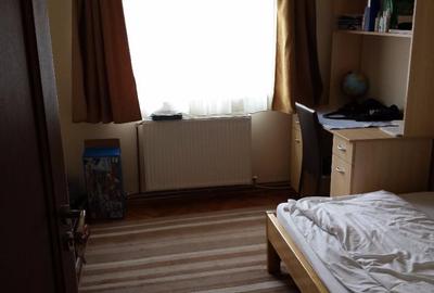 Apartament 4 camere Tractorul,decomandat,etajul 1,insorit,140000 Euro Apartament 4 camere Tractorul,decomandat,etajul 1,insorit,140000 Euro - 3