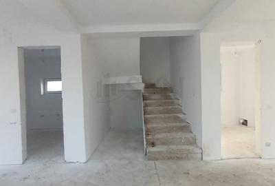 Casă individuală cu 4 camere cu Canalizare în Central - 12