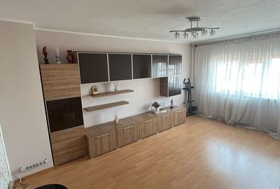 Apartament cu 2 camere decomandat, mobilat în Km 5 - 12