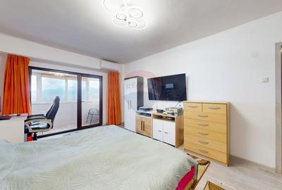 Apartament cu 4 camere decomandat în Triaj