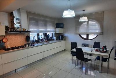 Casă cu 6 camere cu Canalizare în Dămăroaia - 20