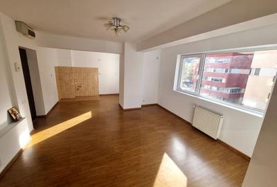 Apartament cu 2 camere semidecomandat în Kamsas