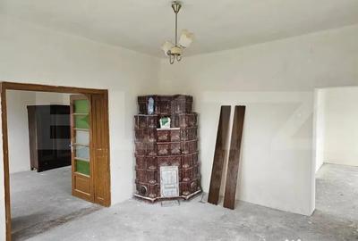 Casă cu 3 camere cu Teren 2050 Mp în Central - 2