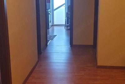 Apartament cu 3 camere decomandat în Nicolae Titulescu