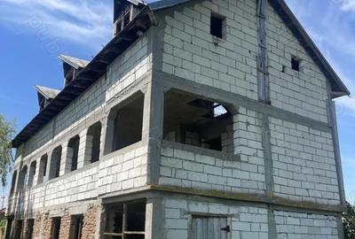 Casă cu 6 camere în Salcia - 8