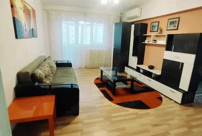 Proprietar, 2 C SD. , central -B-dul Stefan cel Mare, deasupra la DM.
