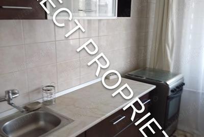 Apartament cu 3 camere semidecomandat în Central - 1