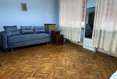 Apartament cu 3 camere semidecomandat în Central - 2