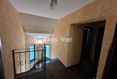 Casă cu 7 camere cu Teren 840 Mp în Central - 8