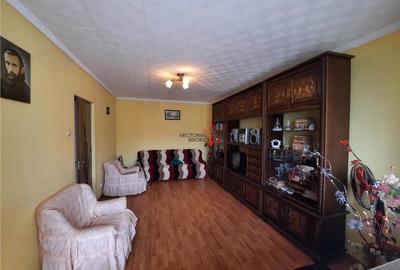 2 camere decomandat Calea Vitan, 1979 - comision 0% - 3