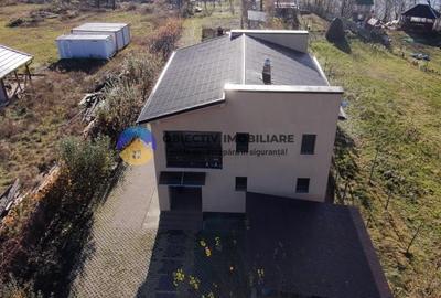 Casa si teren langa lacul Pangarati , mobilata si utilata - 2