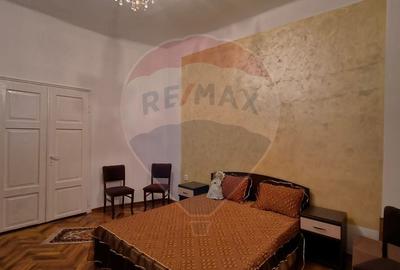 Casa cu 3 camere de vanzare in zona Centrala - 11