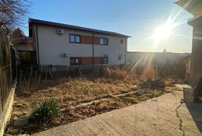 Casă cu 3 camere cu Canalizare în Central - 1