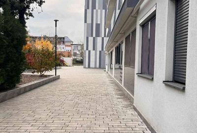 Birou, de 52 mp, în Central - 1