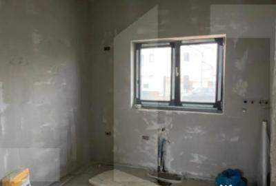 Casă cu 4 camere în Moșnița Nouă