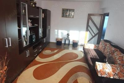 Apartament cu trei camere, etajul 1 - 10