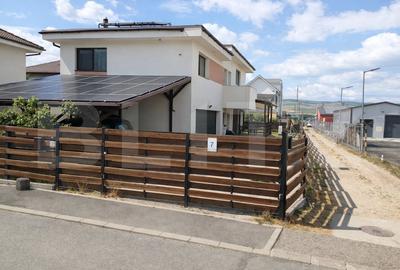 Casa individuala moderna cu panouri fotovoltaice, 600mp teren, 5 camere si garaj - 12