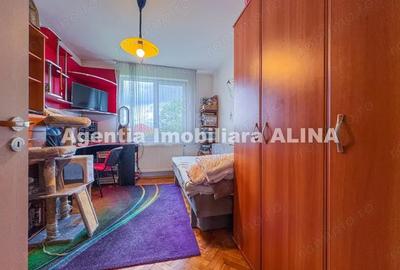 Apartament cu 3 camere decomandat în Progresul - 5