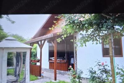 Casă cu Teren 250 Mp în Central - 1