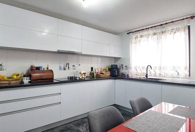 Casă cu 5 camere cu Teren 1507 Mp în Vânători - 10