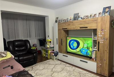 Apartament cu 4 camere decomandat în Cantemir