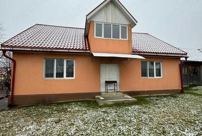 Casă cu Teren 3000 Mp în Central - 2