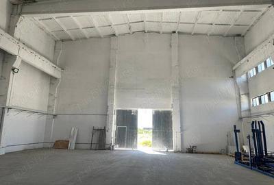 Spațiu comercial, de 900 mp, în Industrială - 2