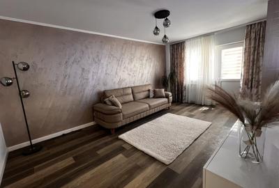 Apartament cu 3 camere decomandat, mobilat în Central