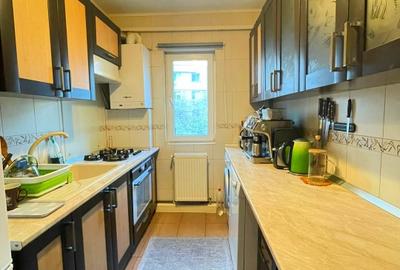 Apartament cu 3 camere nedecomandat, mobilat în Podu Roș - 3