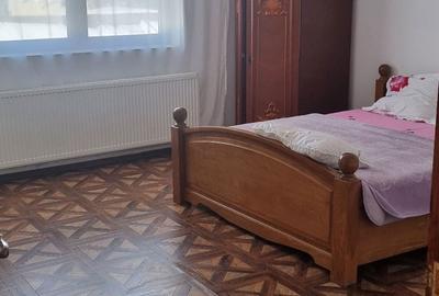 Casă cu 4 camere în Central - 2