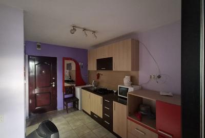 Garsonieră semidecomandată în Tractorul