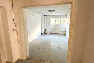 Spațiu comercial, de 465 mp, în Central - 6