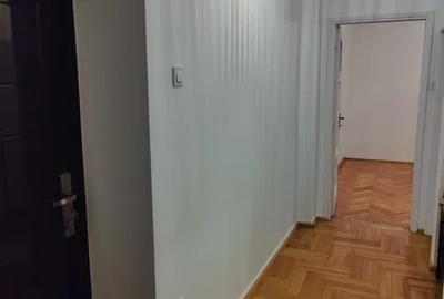 Apartament cu 3 camere semidecomandat, mobilat în Calea Dumbrăvii - 5